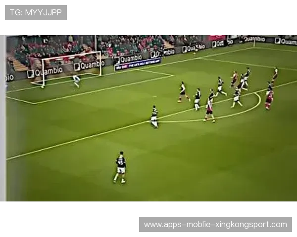 多特雷纳斜线传球助攻锋线顺势破门，完美演绎足球场上的精彩瞬间